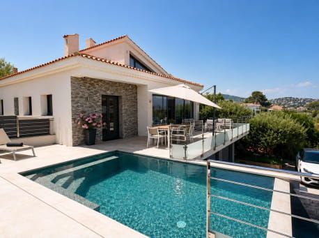Villa Joséphine : une villa avec piscine et vue mer pour vos vacances aux Issambres