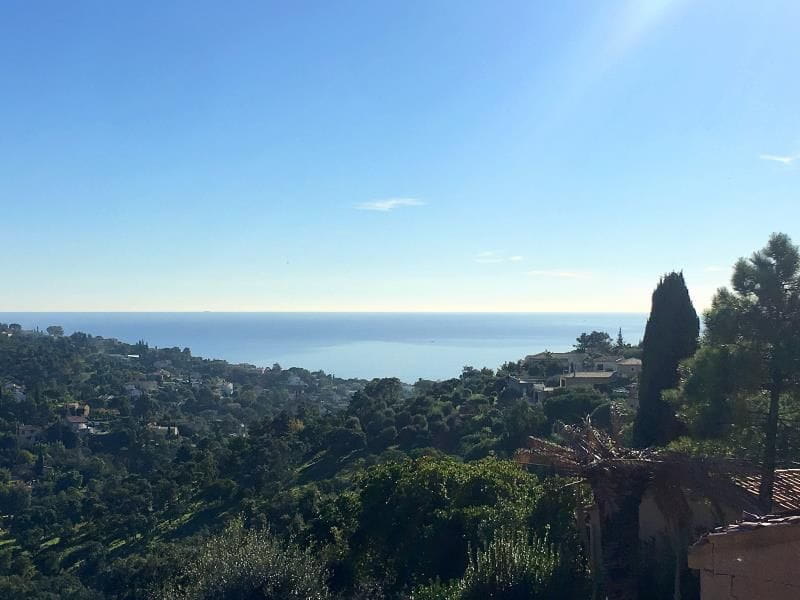 TERRAIN A BATIR 1900 M² BELLE VUE MER A 2KM DU BORD DE MER DES ISSAMBRES Image 2