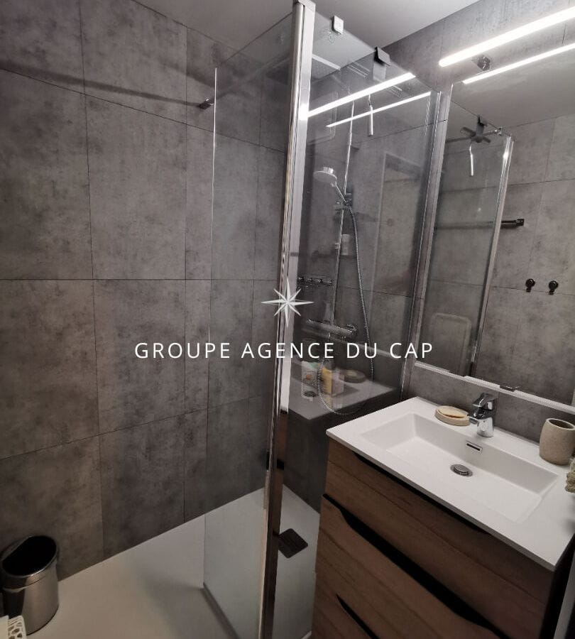 2 BEDROOM APARTMENT WITH VIEW IN LES ISSAMBRES Image 9