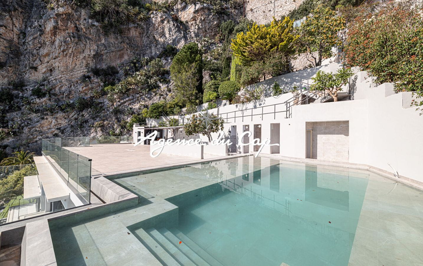 CAP D’AIL EXCEPTIONAL SEA VIEW VILLA IN PRIVATE ESTATE 319 m2 ON THE OUTSIDE OF MONACO Image 11