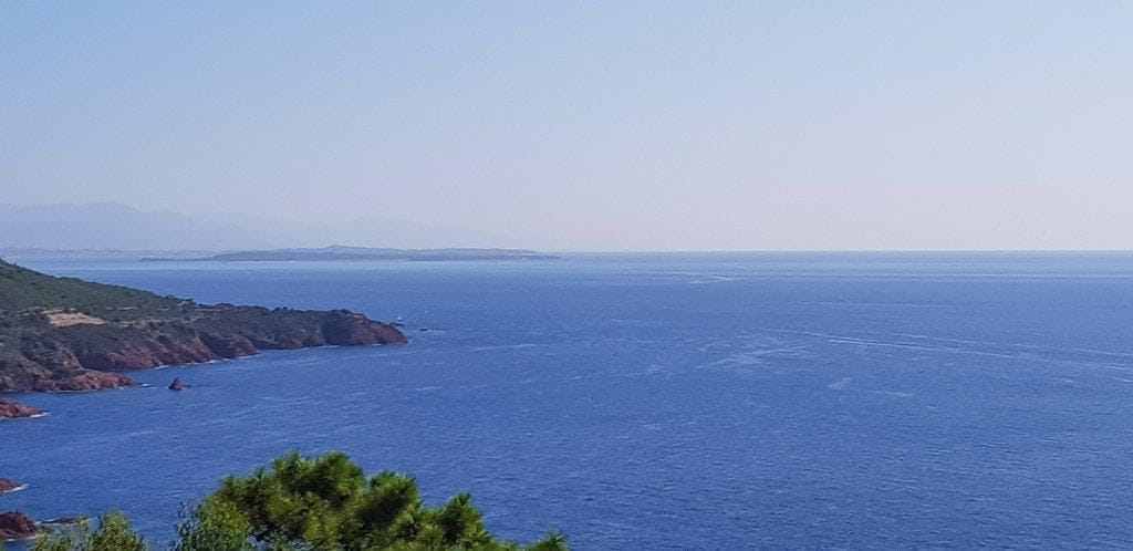 ANTHEOR SAINT RAPHAEL BEAU TERRAIN A BATIR AVEC VUE MER PANORAMIQUE- 3183 m2 Image 2