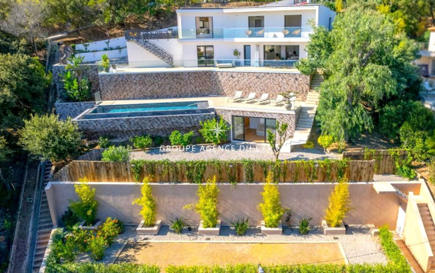 VILLA DE 285M2 AVEC VUE MER 4 CHAMBRES GARAGE ET PISCINE, AUX ISSAMBRES Image 1