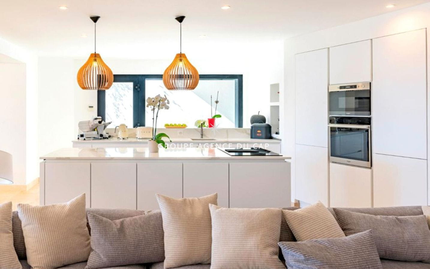 VILLA DE 285M2 AVEC VUE MER 4 CHAMBRES GARAGE ET PISCINE, AUX ISSAMBRES Image 4