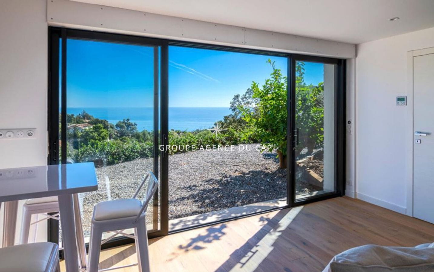 VILLA DE 285M2 AVEC VUE MER 4 CHAMBRES GARAGE ET PISCINE, AUX ISSAMBRES Image 6