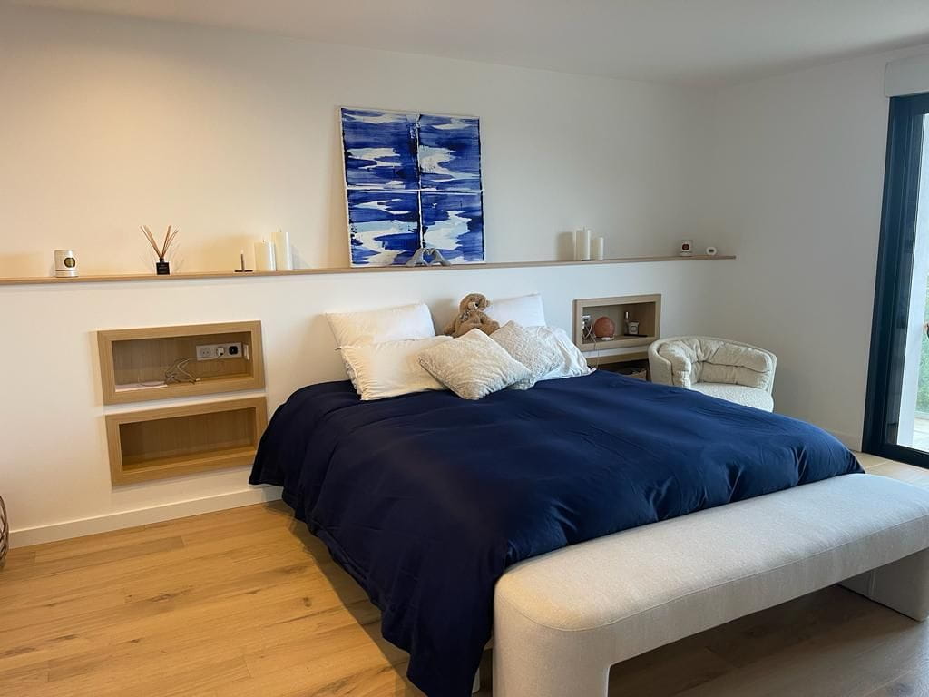 New villa of 285m2 with sea view, 4 bedrooms and garage, in Les Issambres Image 3