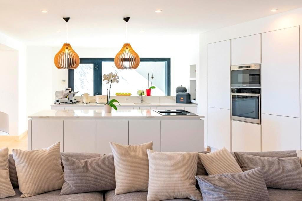 New villa of 285m2 with sea view, 4 bedrooms and garage, in Les Issambres Image 4