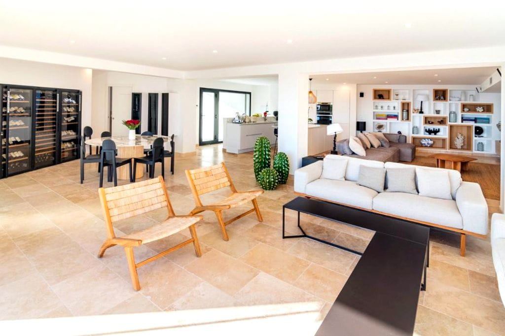 New villa of 285m2 with sea view, 4 bedrooms and garage, in Les Issambres Image 6