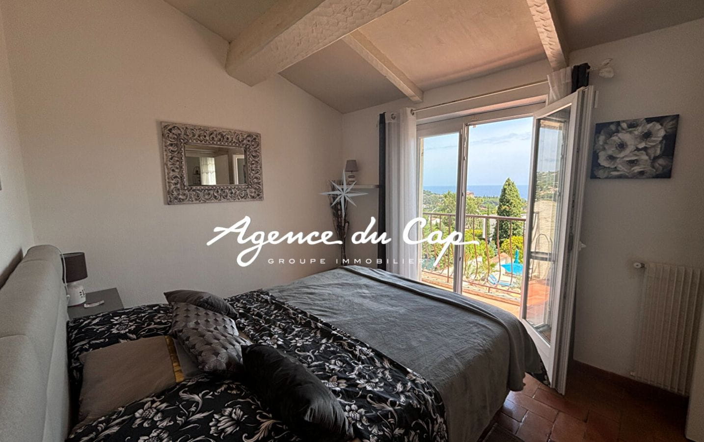 A VENDRE VILLA VUE MER VILLA 5 CHAMBRES PISCINE GARAGE AUX ISSAMBRES Image 11