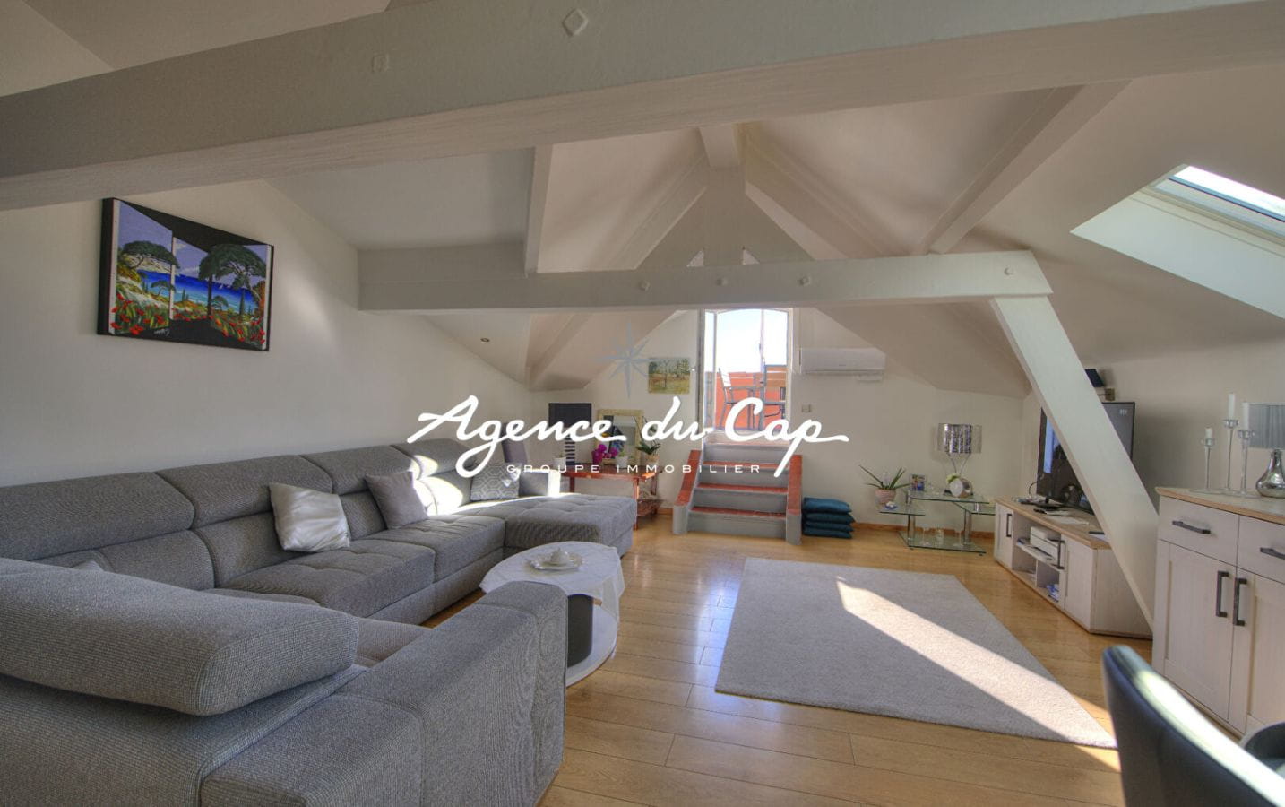 APPARTEMENT SAINT RAPHAEL, NOTRE DAME Image 4