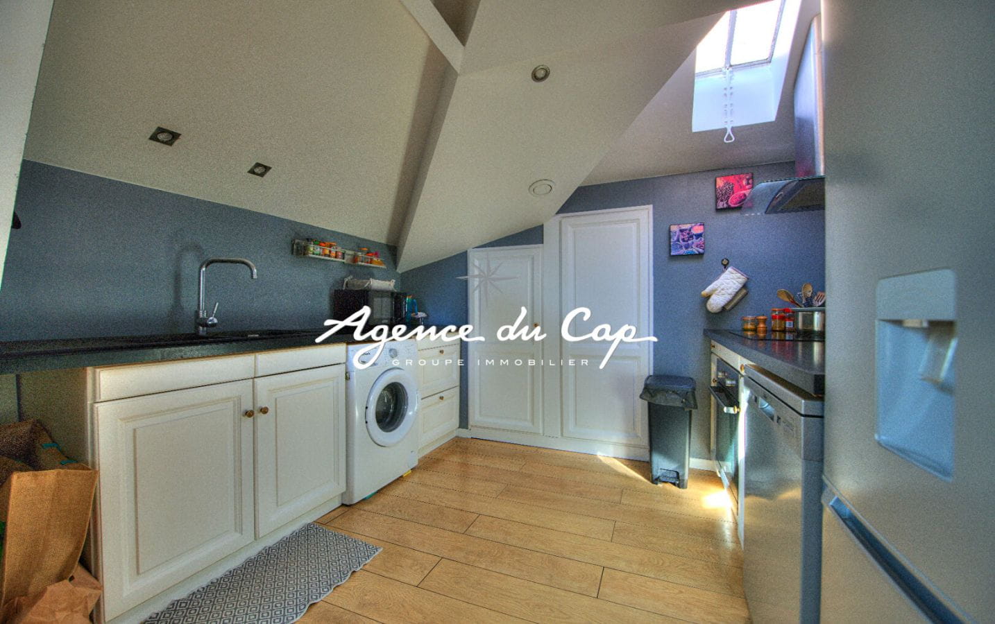 APPARTEMENT SAINT RAPHAEL, NOTRE DAME Image 5