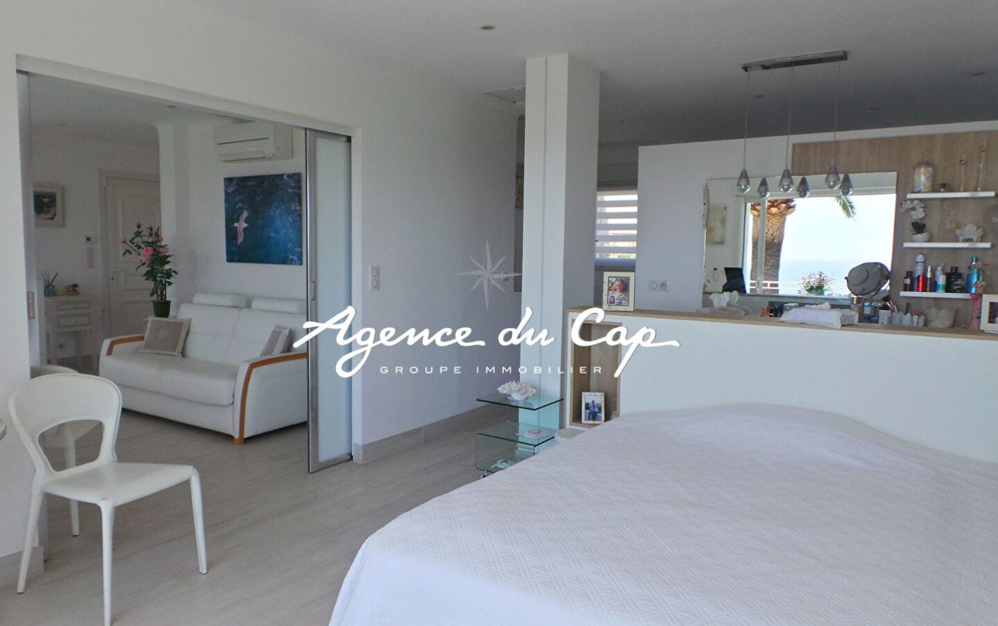 À VENDRE VILLA RÉNOVÉE DE 145 M², 6 PIÈCES, AVEC PISCINE, SPA ET TERRAIN DE PÉTANQUE, AUX ISSAMBRES Image 10