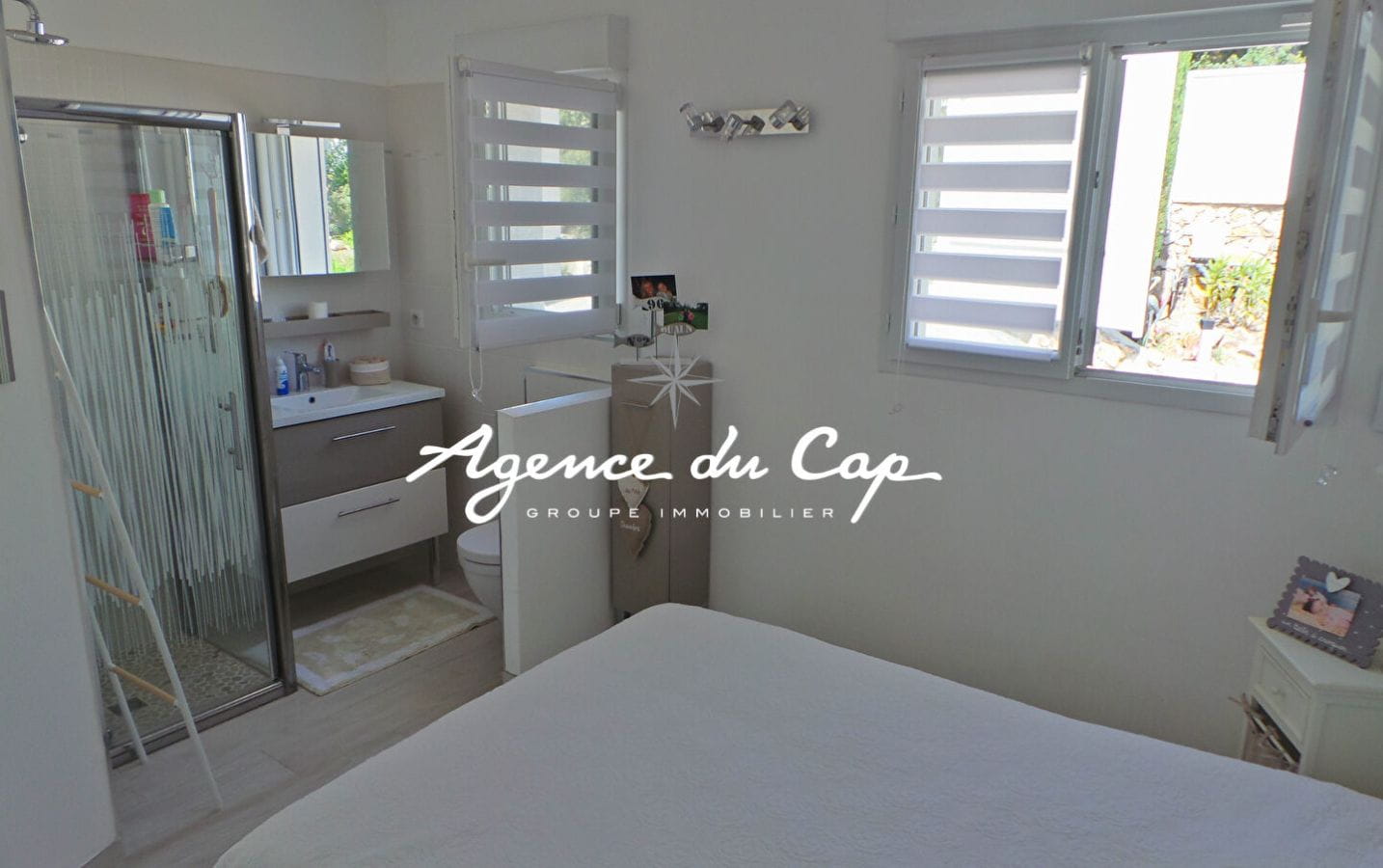 À VENDRE VILLA RÉNOVÉE DE 145 M², 6 PIÈCES, AVEC PISCINE, SPA ET TERRAIN DE PÉTANQUE, AUX ISSAMBRES Image 12