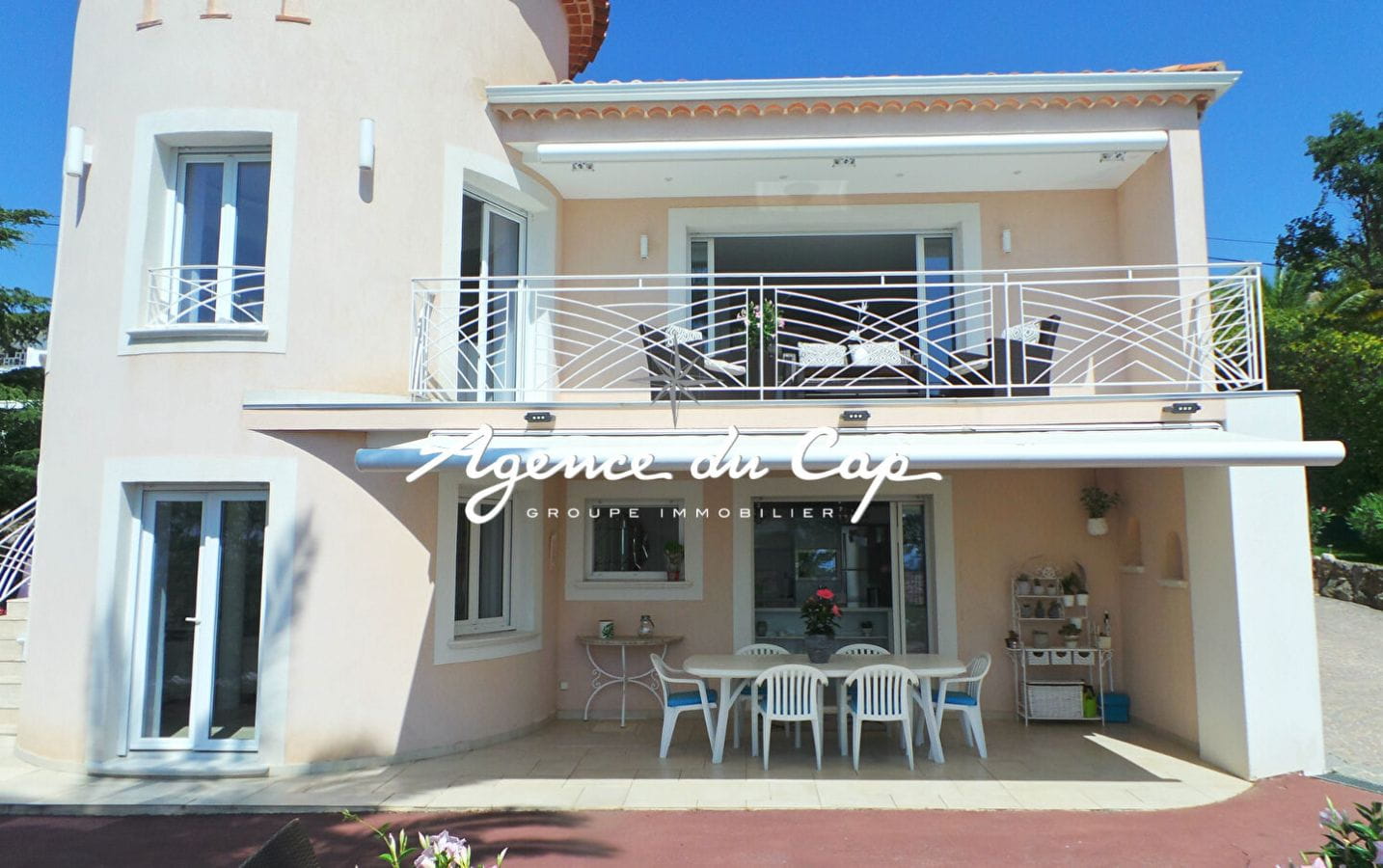 À VENDRE VILLA RÉNOVÉE DE 145 M², 6 PIÈCES, AVEC PISCINE, SPA ET TERRAIN DE PÉTANQUE, AUX ISSAMBRES Image 16