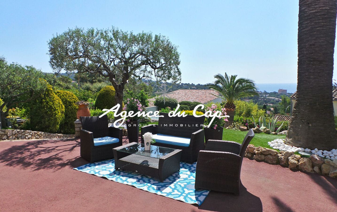 À VENDRE VILLA RÉNOVÉE DE 145 M², 6 PIÈCES, AVEC PISCINE, SPA ET TERRAIN DE PÉTANQUE, AUX ISSAMBRES Image 2