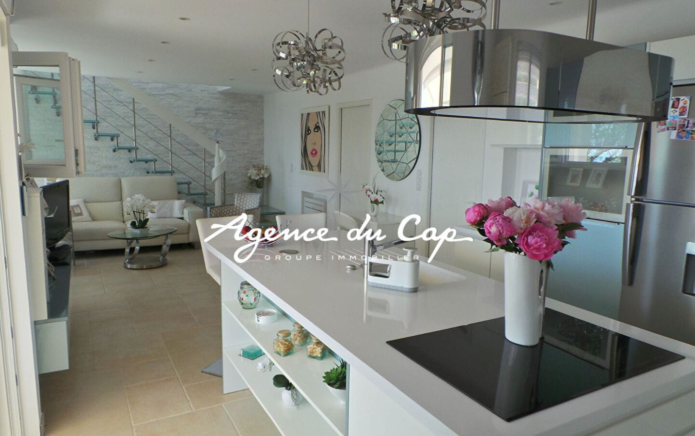 À VENDRE VILLA RÉNOVÉE DE 145 M², 6 PIÈCES, AVEC PISCINE, SPA ET TERRAIN DE PÉTANQUE, AUX ISSAMBRES Image 3