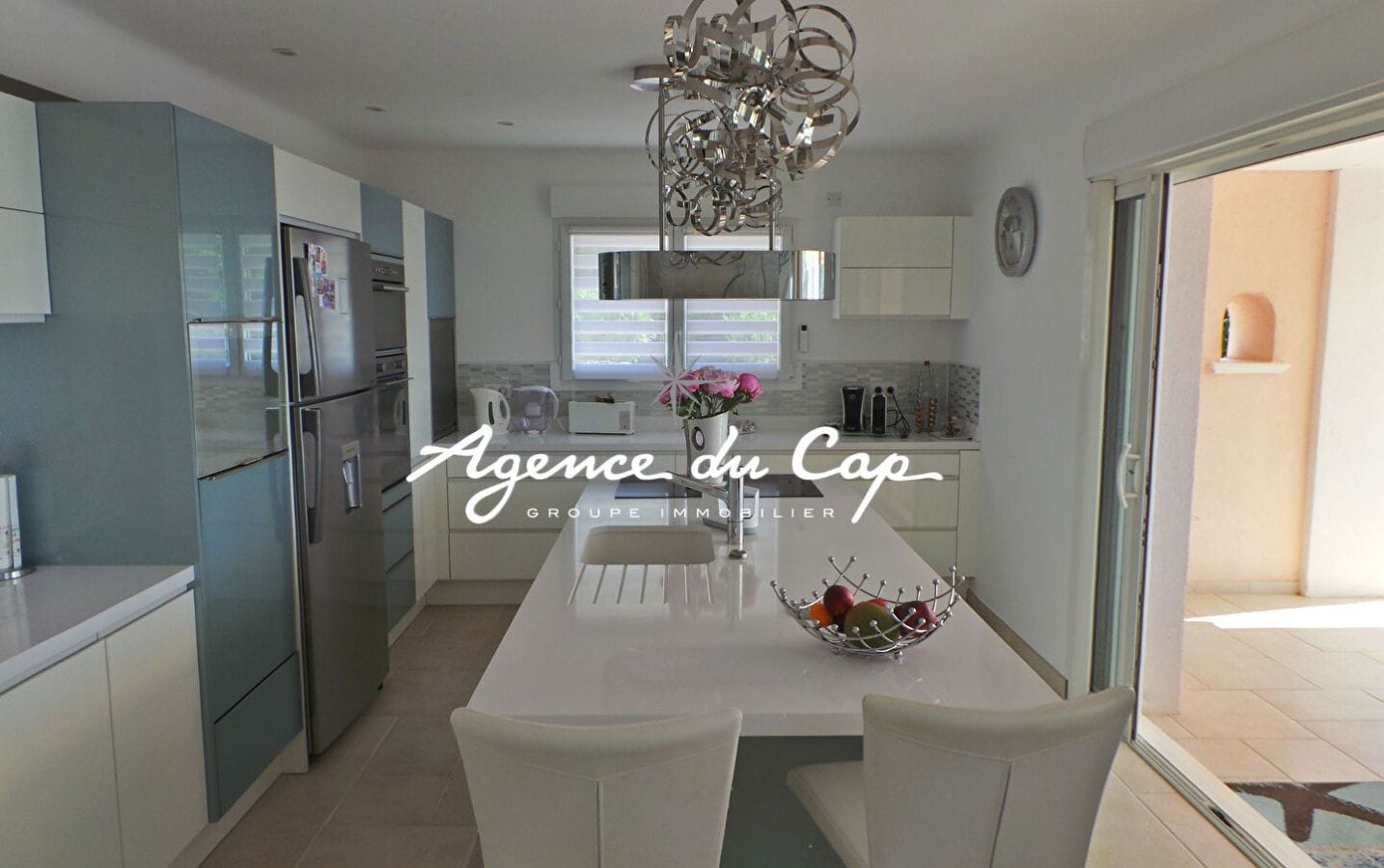 À VENDRE VILLA RÉNOVÉE DE 145 M², 6 PIÈCES, AVEC PISCINE, SPA ET TERRAIN DE PÉTANQUE, AUX ISSAMBRES Image 6