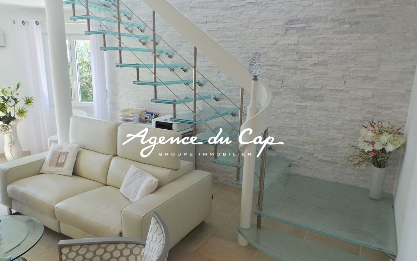 À VENDRE VILLA RÉNOVÉE DE 145 M², 6 PIÈCES, AVEC PISCINE, SPA ET TERRAIN DE PÉTANQUE, AUX ISSAMBRES Image 8