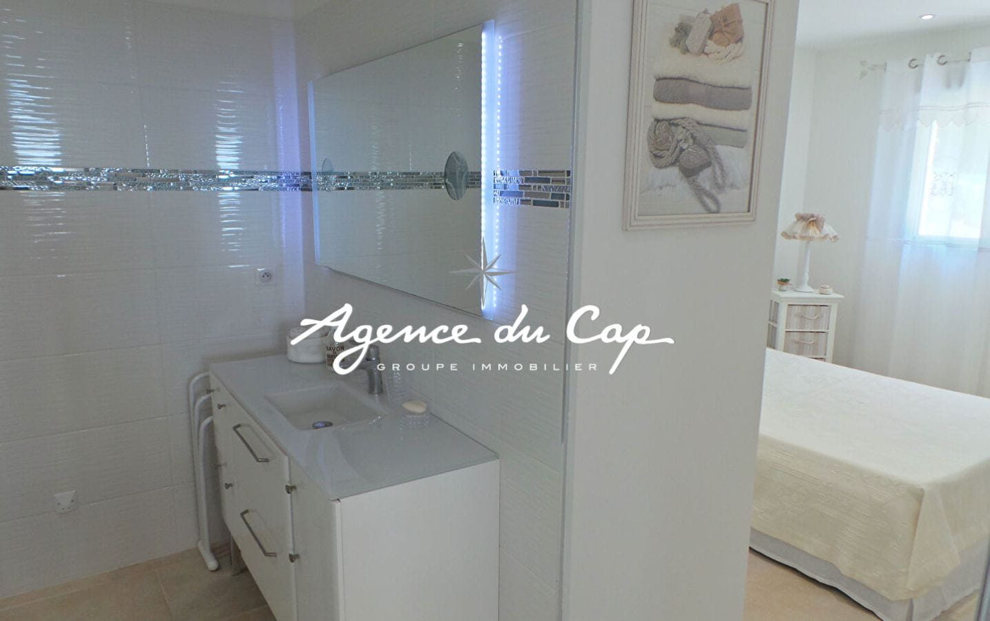 À VENDRE VILLA RÉNOVÉE DE 145 M², 6 PIÈCES, AVEC PISCINE, SPA ET TERRAIN DE PÉTANQUE, AUX ISSAMBRES Image 9