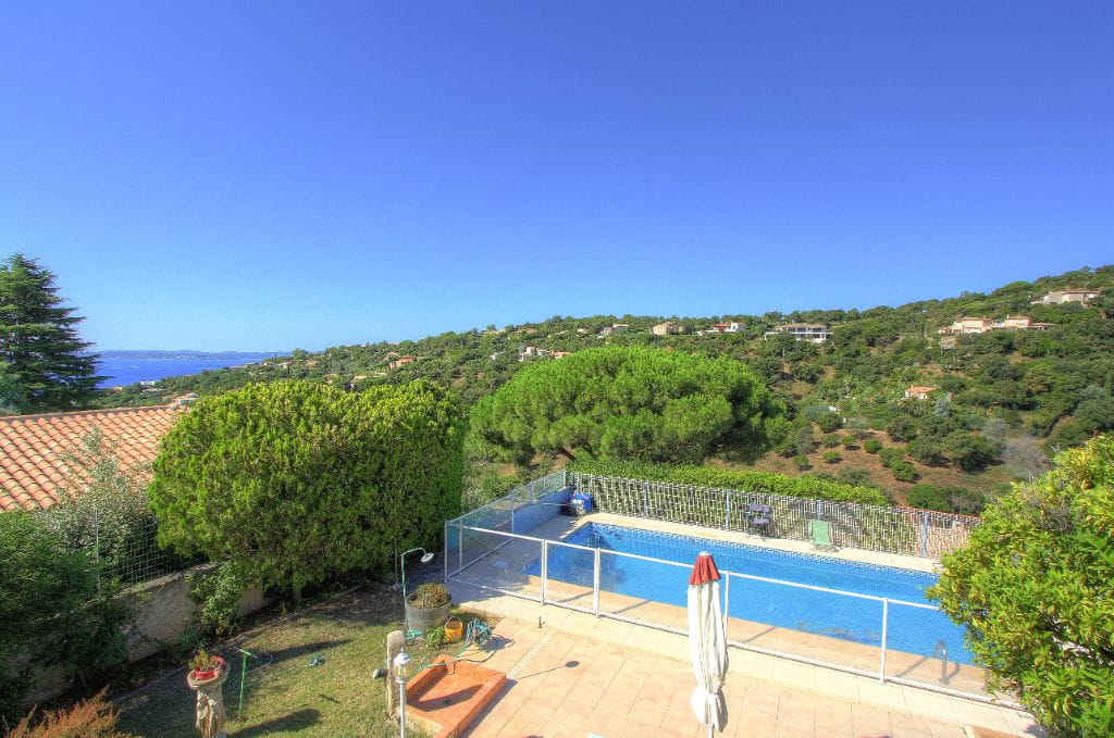 Villa avec vue mer 7 pièces 200 m2  avec 3 appartements 4 garages, aux Issambres Image 12