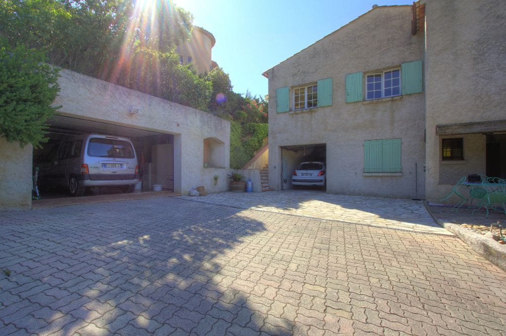 Villa avec vue mer 7 pièces 200 m2  avec 3 appartements 4 garages, aux Issambres Image 13