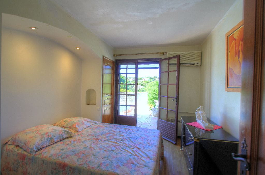 Villa avec vue mer 7 pièces 200 m2  avec 3 appartements 4 garages, aux Issambres Image 9