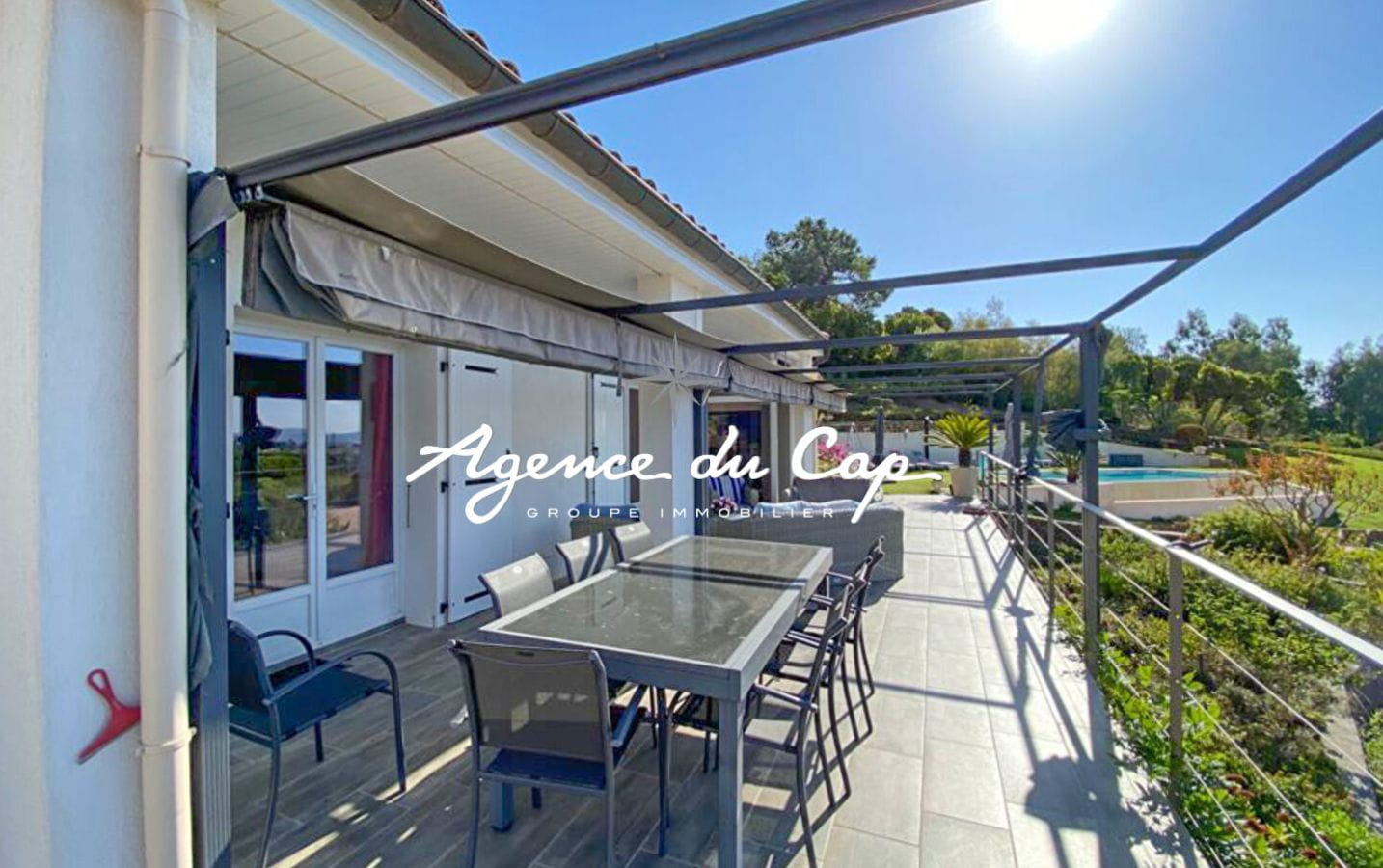 LES ISSAMBRES , VILLA 185 m² , 5 pièces , VUE DEGAGÉE JUSQU’À LA MER Image 1