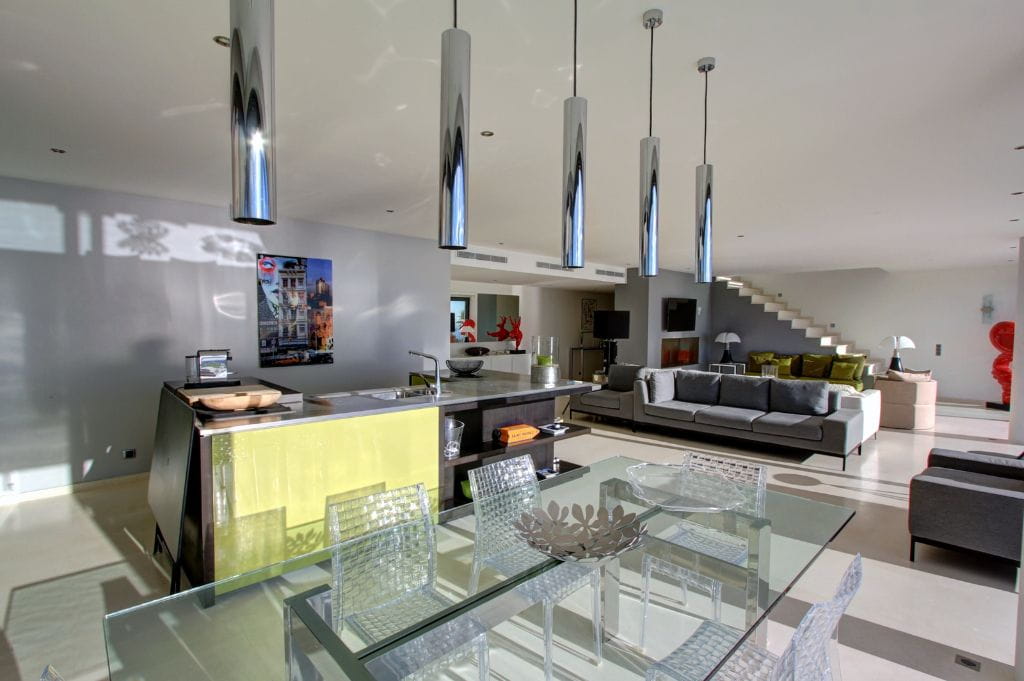 Ensemble de propriété avec vue mer panoramique, aux Issambres Image 4