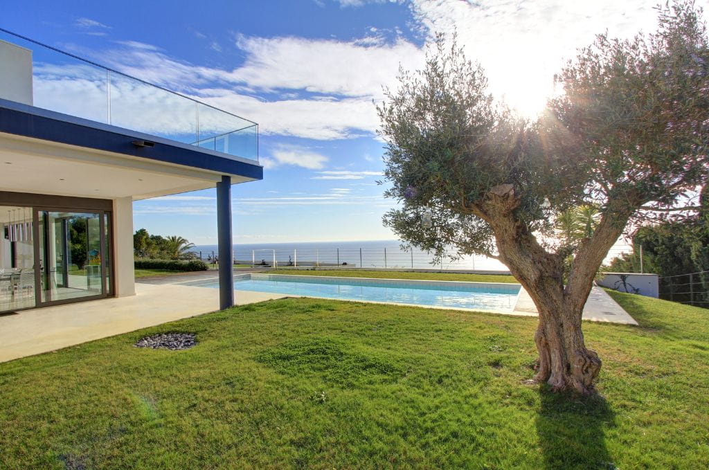 Ensemble de propriété avec vue mer panoramique, aux Issambres Image 6