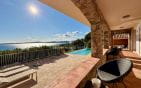 VILLA PROVENCALE DE CHARME EN PIERRE AVEC PISCINE ET GARAGE DE PLUS DE 100 M² A PIED DES PLAGES  ET COMMERCES, VUE MER PANORAMIQUE GOLFE DE SAINT TROPEZ LES ISSAMBRES Min 11
