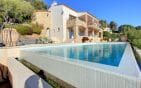 VILLA PROVENCALE DE CHARME EN PIERRE AVEC PISCINE ET GARAGE DE PLUS DE 100 M² A PIED DES PLAGES  ET COMMERCES, VUE MER PANORAMIQUE GOLFE DE SAINT TROPEZ LES ISSAMBRES Min 12