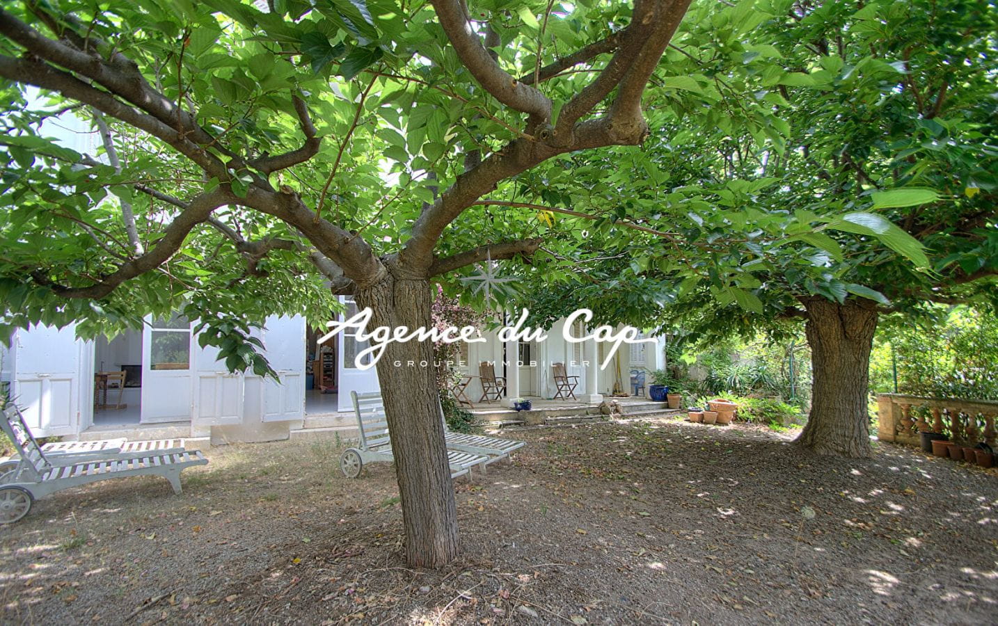 VILLA BELLE ÉPOQUE  AVEC VUE MER A RENOVER PROCHE CENTRE VILLE ET PLAGES A PIED A SAINT RAPHAEL Image 6