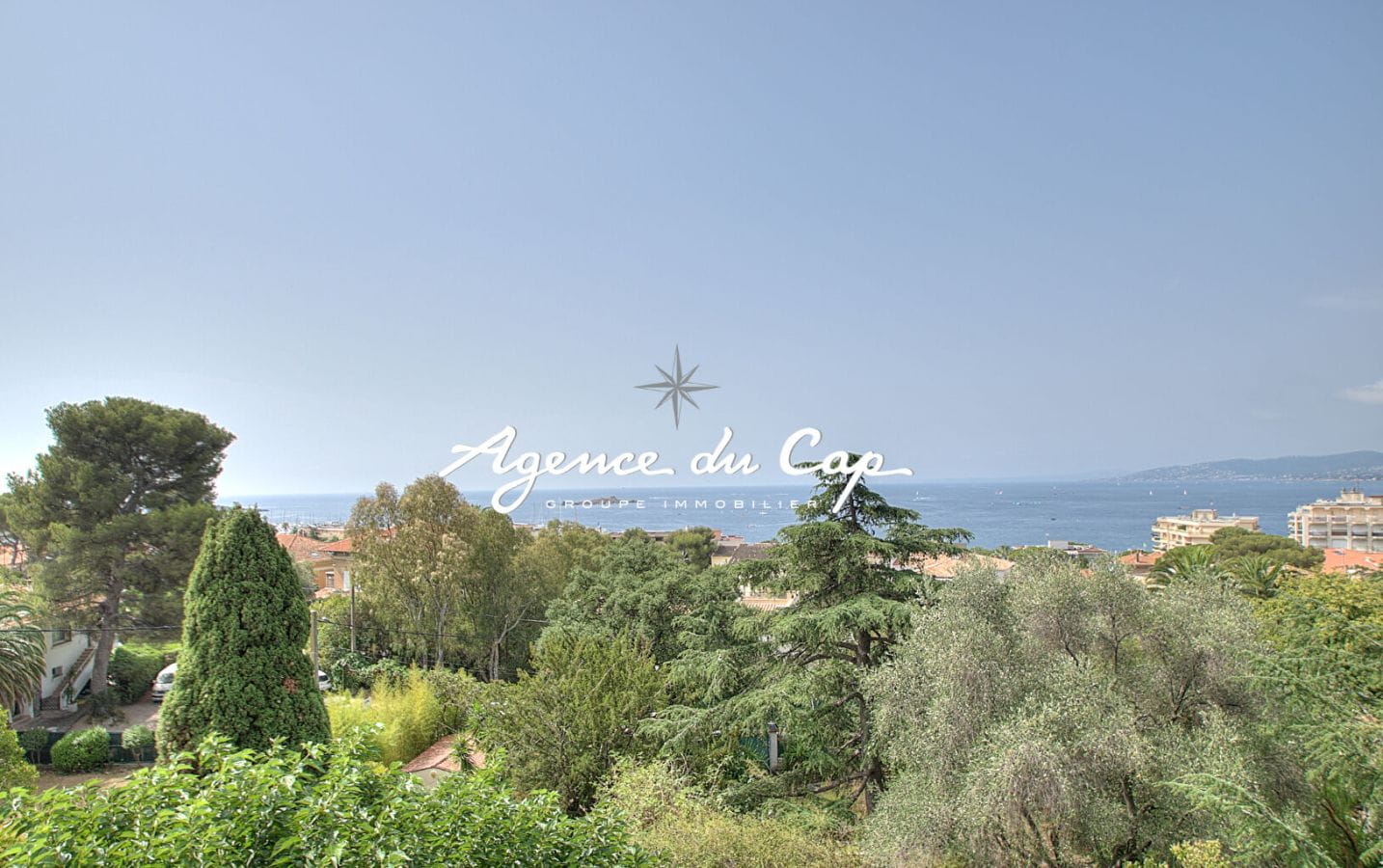 VILLA BELLE ÉPOQUE  AVEC VUE MER A RENOVER PROCHE CENTRE VILLE ET PLAGES A PIED A SAINT RAPHAEL Image 7