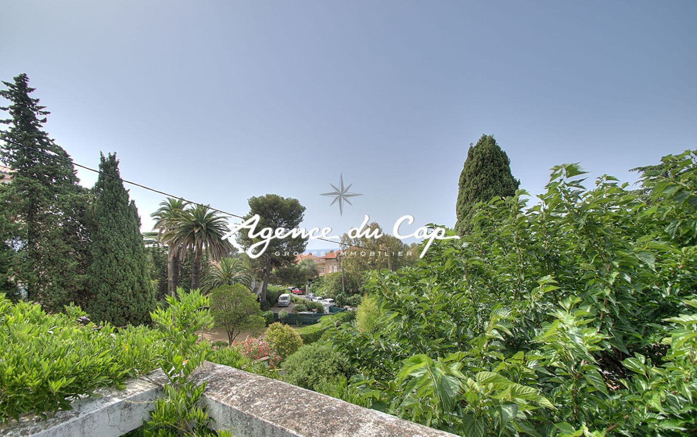 VILLA BELLE ÉPOQUE  AVEC VUE MER A RENOVER PROCHE CENTRE VILLE ET PLAGES A PIED A SAINT RAPHAEL Image 8