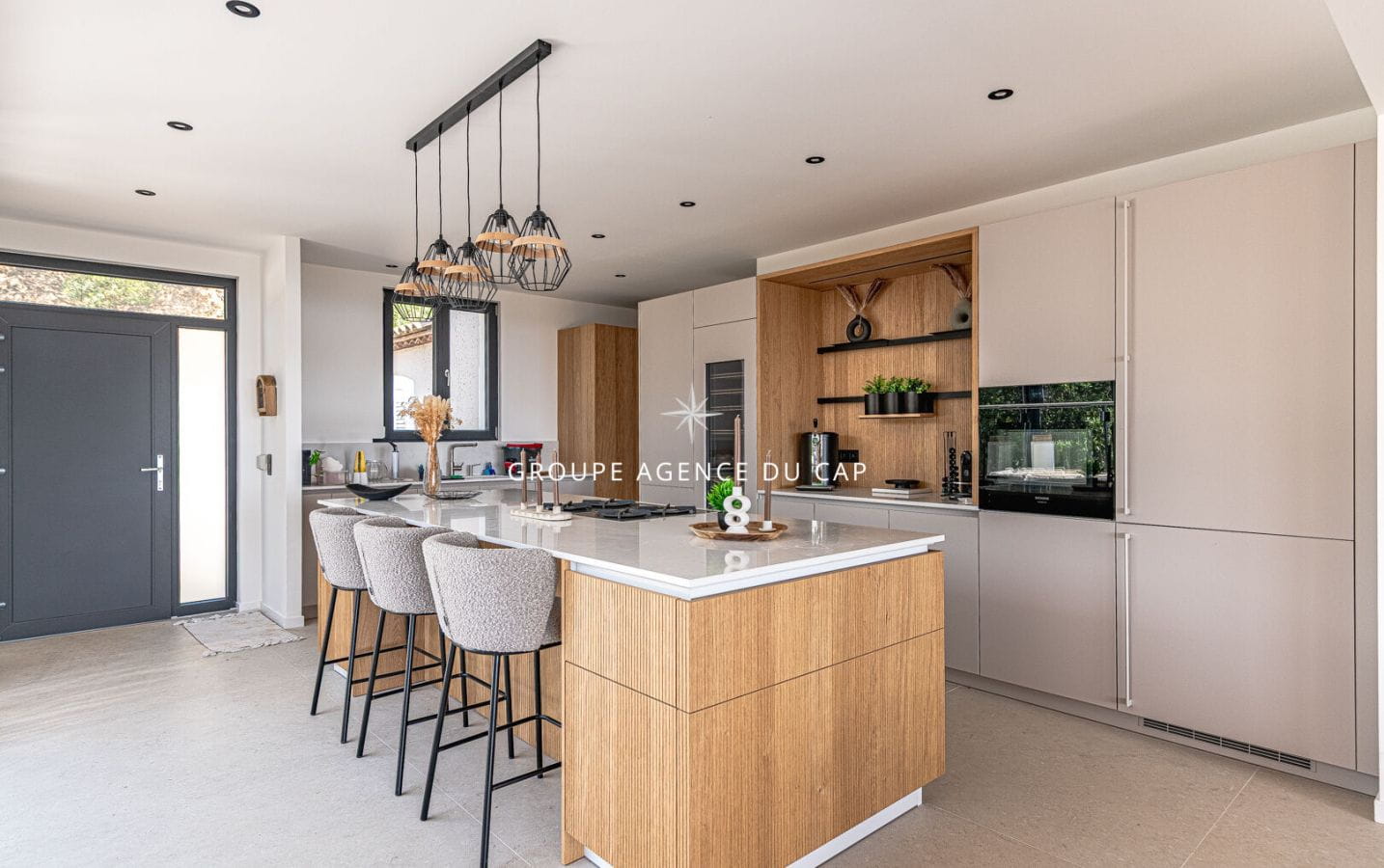 VILLA VUE DEGAGEE JUSQU’A LA MER  GIGARO HELIPORT PISCINE GARAGE LA CROIX VALMER Image 10