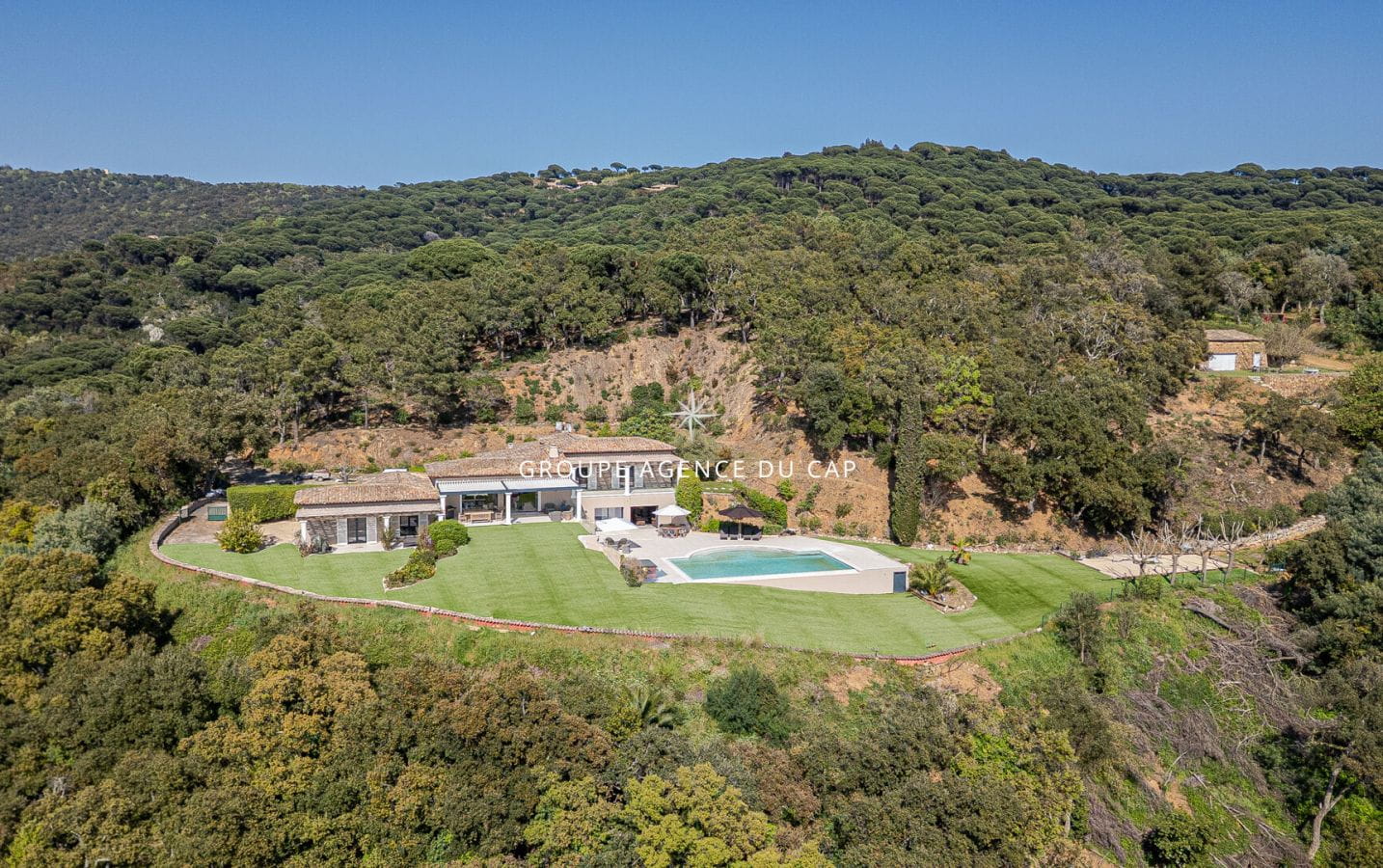 VILLA VUE DEGAGEE JUSQU’A LA MER  GIGARO HELIPORT PISCINE GARAGE LA CROIX VALMER Image 0