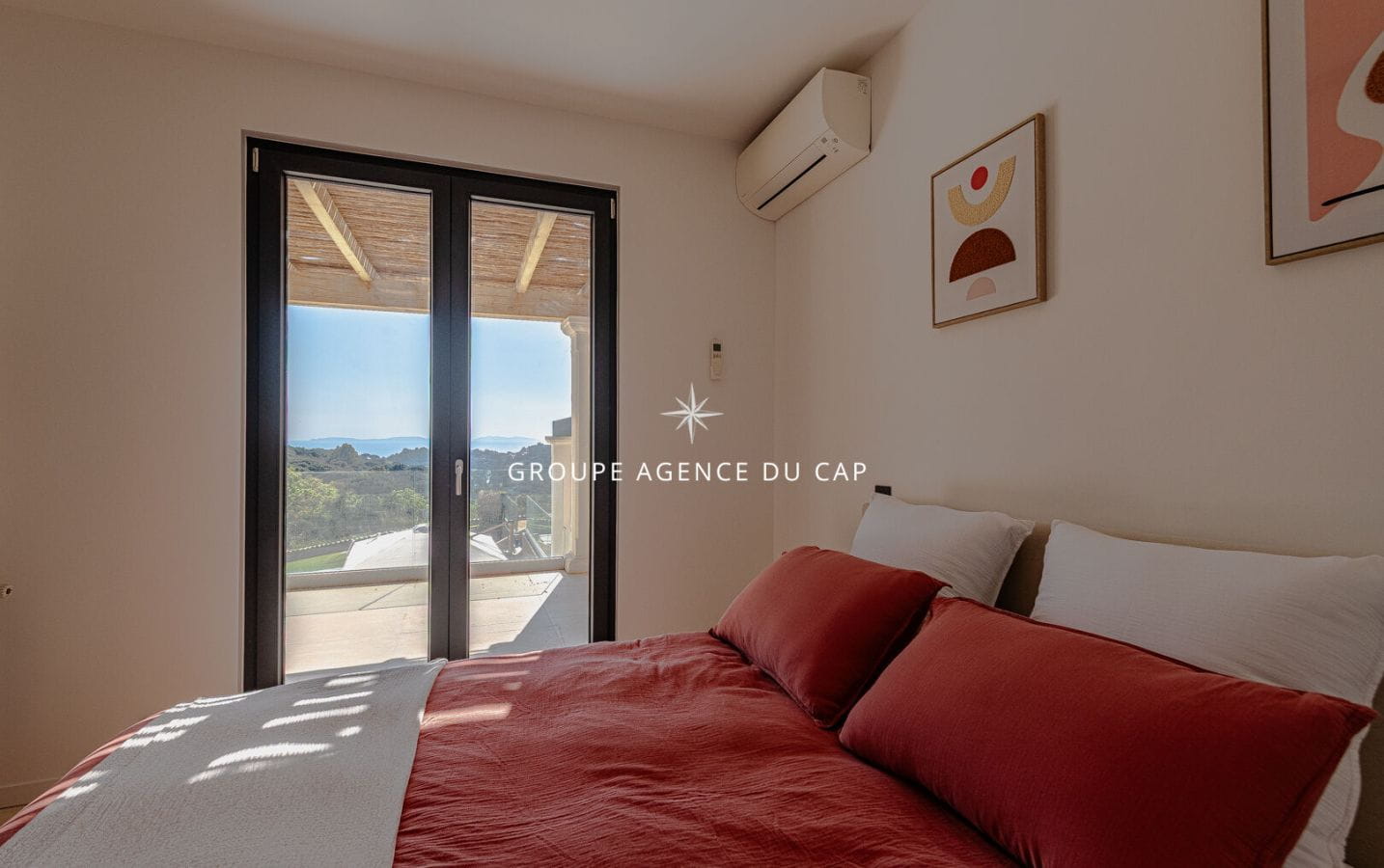 VILLA VUE DEGAGEE JUSQU’A LA MER  GIGARO HELIPORT PISCINE GARAGE LA CROIX VALMER Image 17