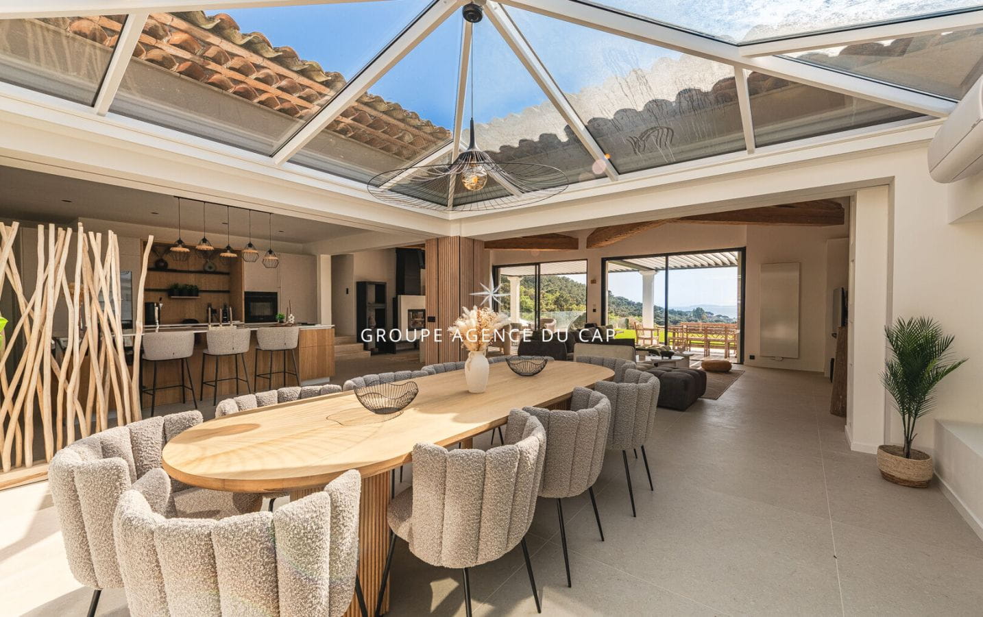 VILLA VUE DEGAGEE JUSQU’A LA MER  GIGARO HELIPORT PISCINE GARAGE LA CROIX VALMER Image 8