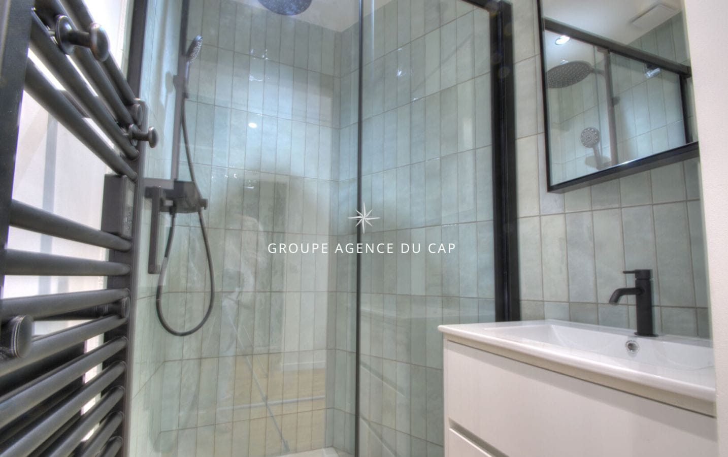 SAINT RAPHAEL APPARTEMENT  DERNIER ETAGE VUE MER PANORAMIQUE Image 7