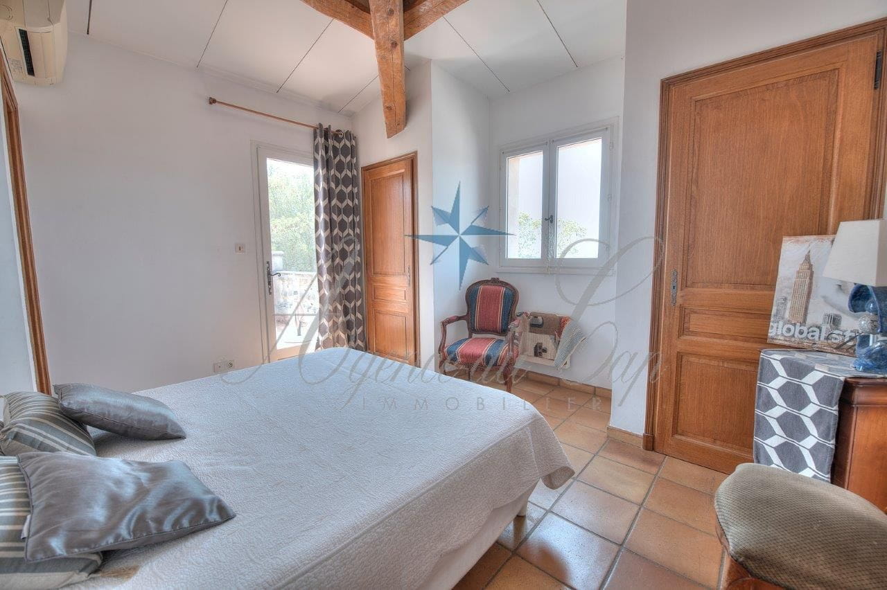 VILLA CHARME VUE DÉGAGÉE 221 M2, 4 CHAMBRES + T2 SAINT  RAPHAEL Image 11
