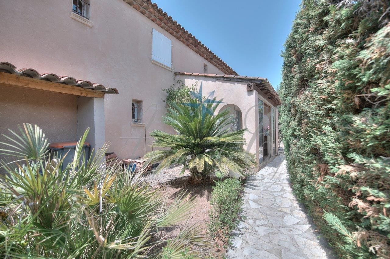 VILLA CHARME VUE DÉGAGÉE 221 M2, 4 CHAMBRES + T2 SAINT  RAPHAEL Image 17