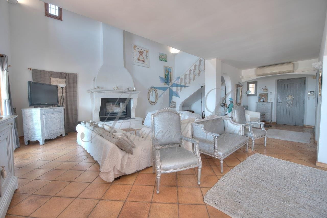 VILLA CHARME VUE DÉGAGÉE 221 M2, 4 CHAMBRES + T2 SAINT  RAPHAEL Image 3