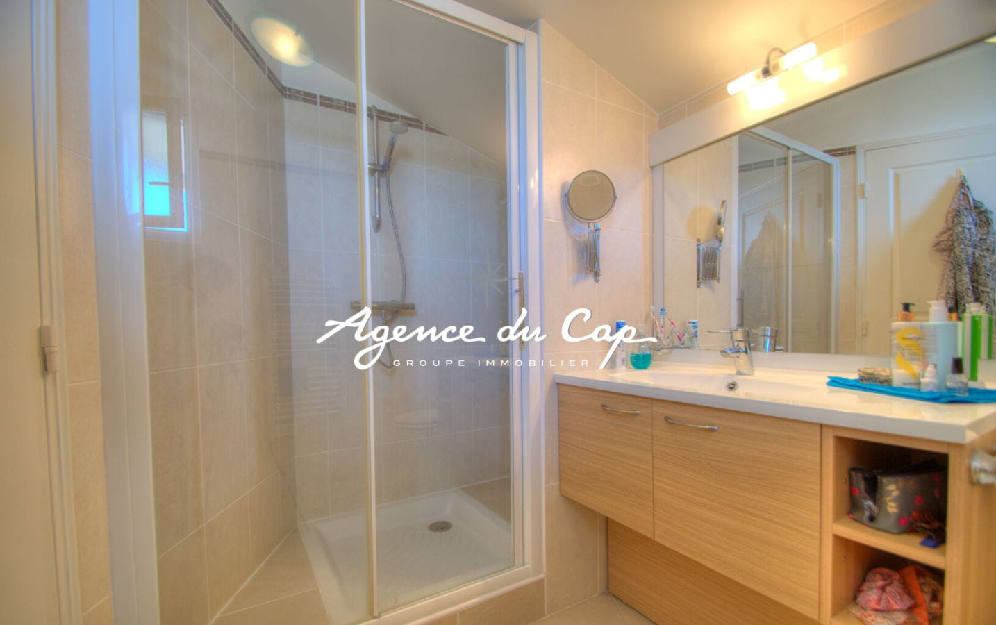 SAINT RAPHAEL BOULOURIS APPARTEMENT VUE MER AVEC PISCINE ET GARAGE Image 11