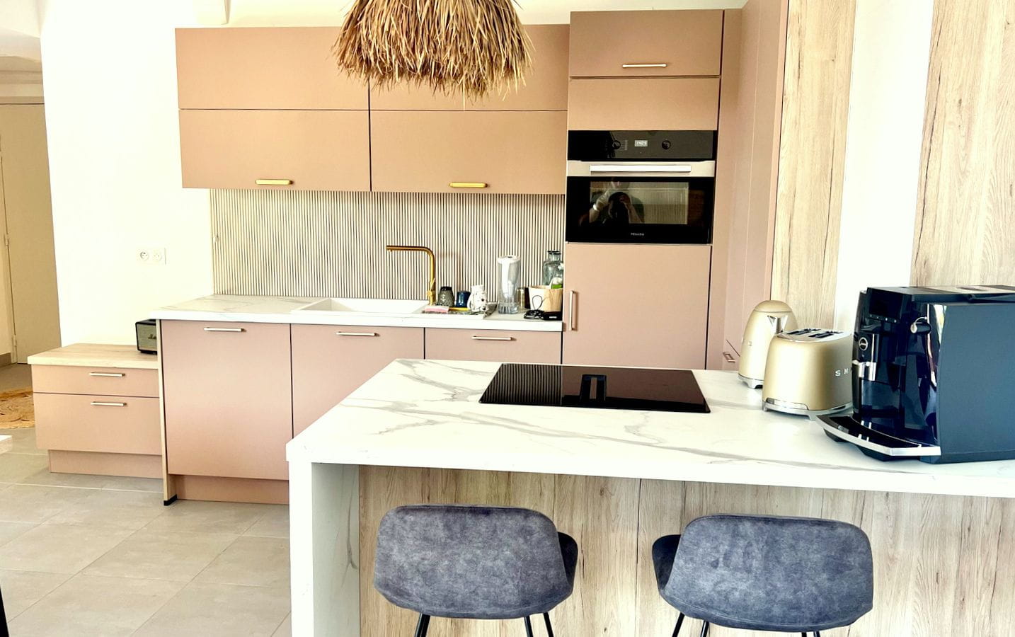 APPARTEMENT VRAI 2 PIECES DE 53M²  AVEC PARKING EN SOUS-SOL ET CAVE, SITUÉ DANS UNE RÉSIDENCE RÉCENTE, À PIED DES PLAGES ET DES COMMERCES DES ISSAMBRES Image 3