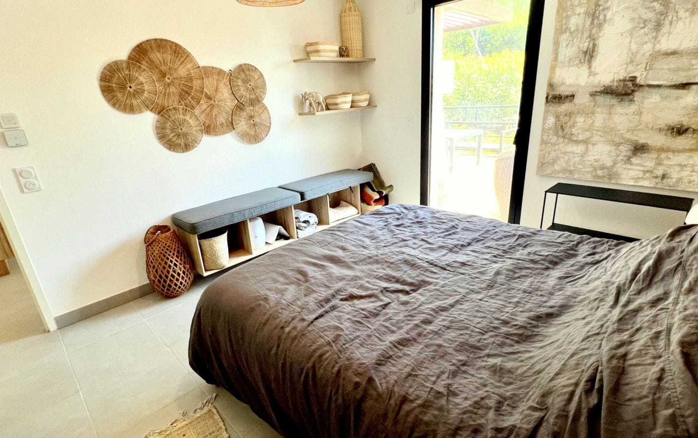 APPARTEMENT VRAI 2 PIECES DE 53M²  AVEC PARKING EN SOUS-SOL ET CAVE, SITUÉ DANS UNE RÉSIDENCE RÉCENTE, À PIED DES PLAGES ET DES COMMERCES DES ISSAMBRES Image 9