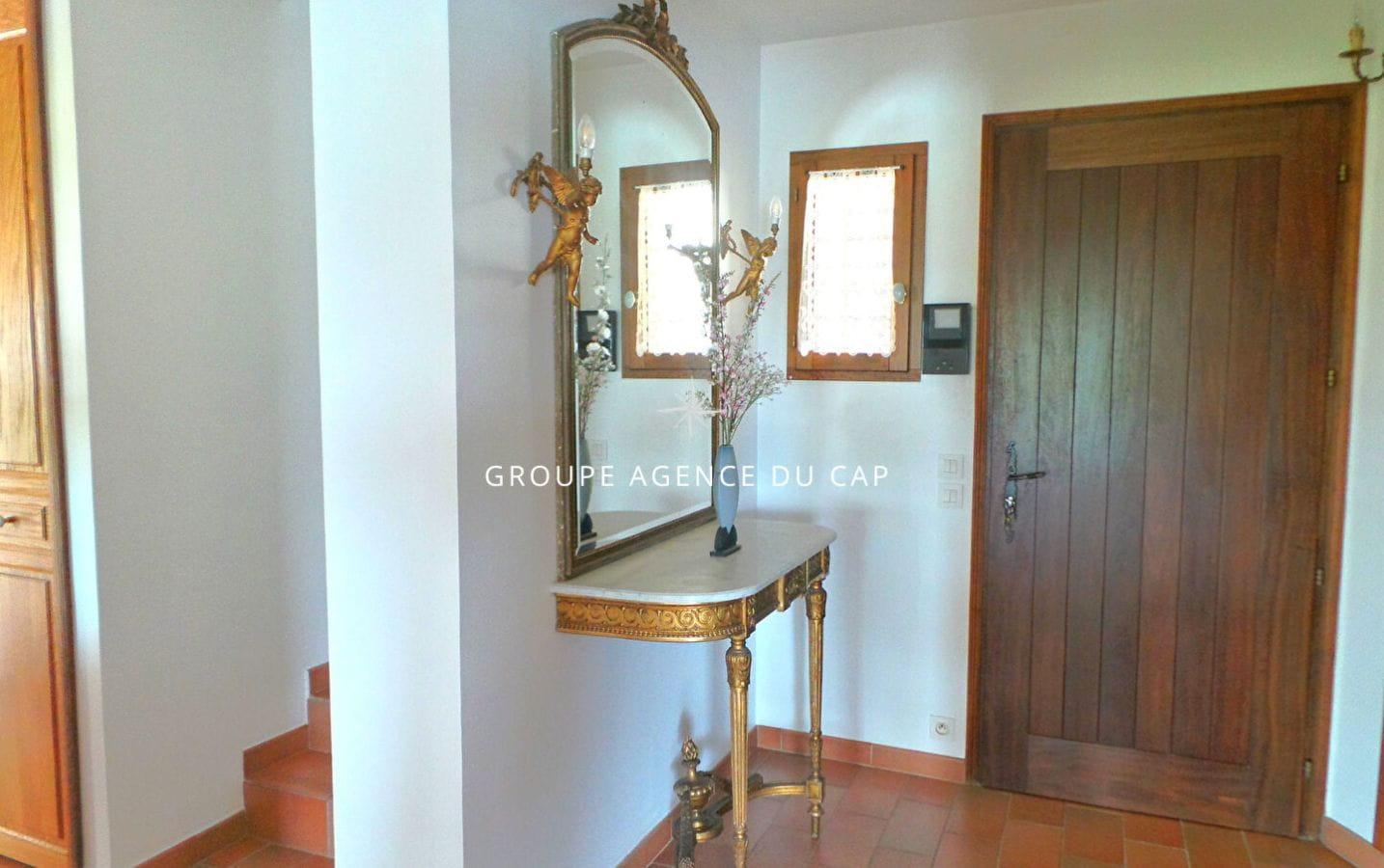 À VENDRE VILLA VUE MER 250M²  5 CHAMBRES + T2 , GARAGE DOUBLE ET PISCINE, À SAINT AYGULF Image 6