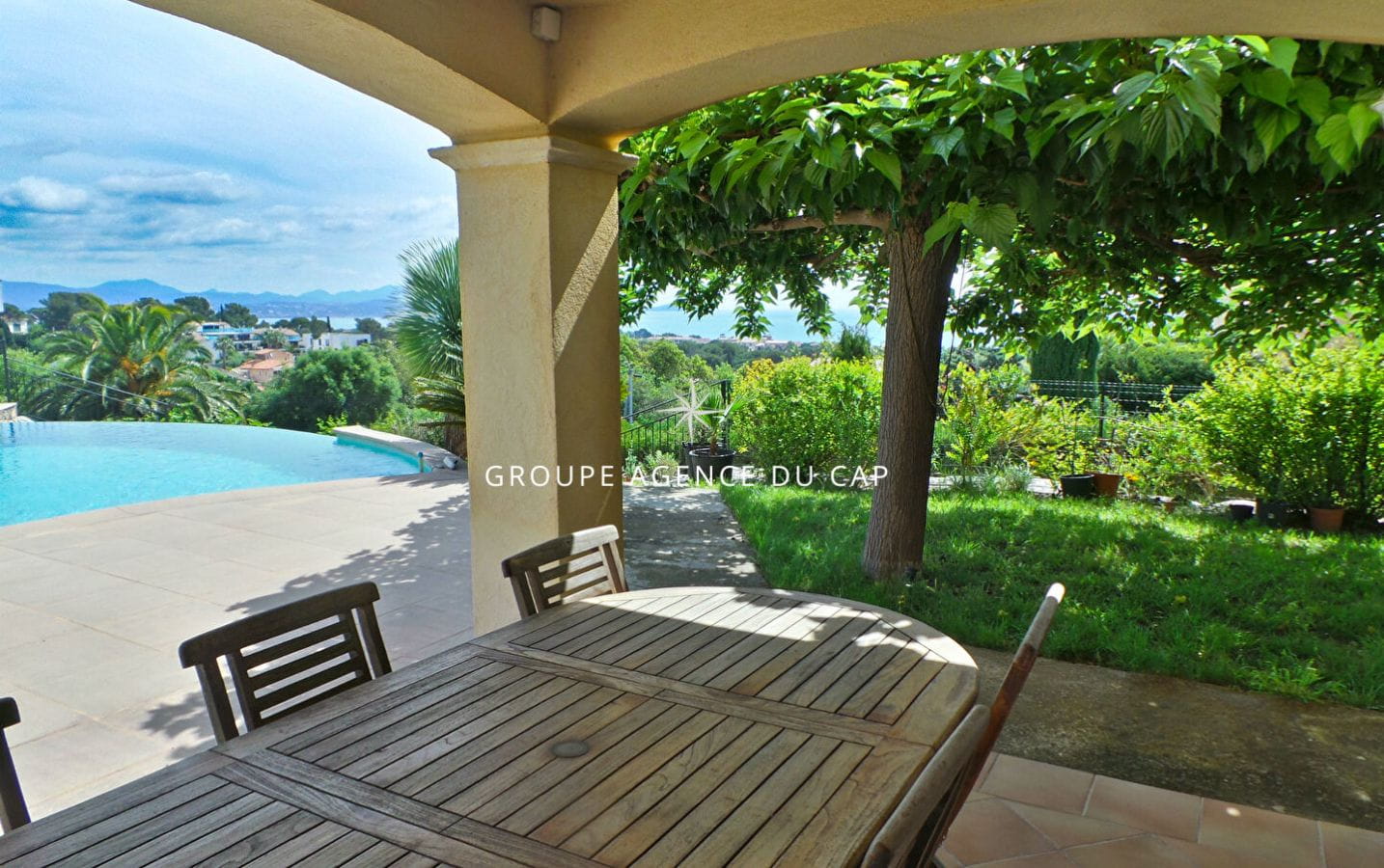 FOR SALE VILLA WITH SEA VIEW 250sqm 5 BEDROOMS T2, DOUBLE GARAGE AND SWIMMING POOL, IN SAINT AYGULF Image 4