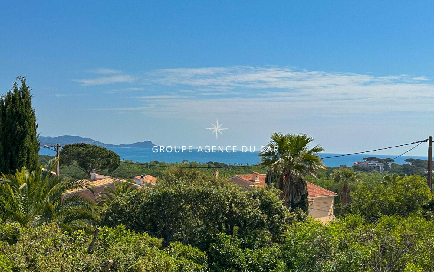 185sqm VILLA WITH SEA VIEW, POOL AND GARAGE, IN SAINT AYGULF Image 1