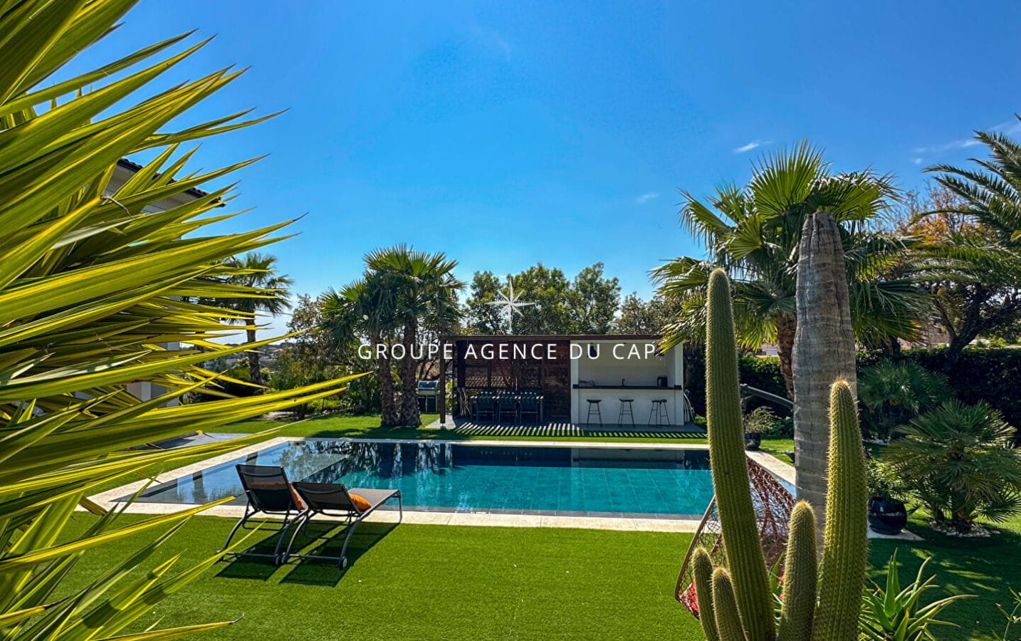 185sqm VILLA WITH SEA VIEW, POOL AND GARAGE, IN SAINT AYGULF Image 15