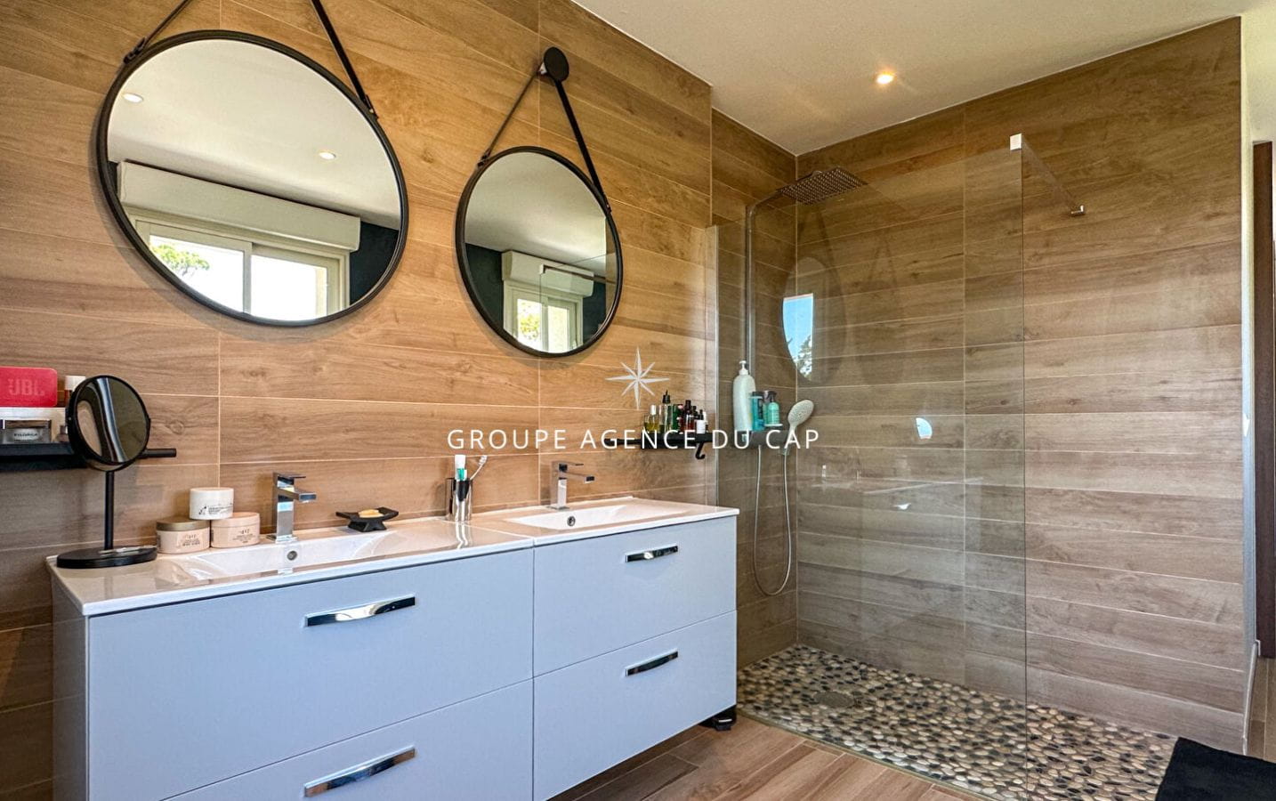 185sqm VILLA WITH SEA VIEW, POOL AND GARAGE, IN SAINT AYGULF Image 9