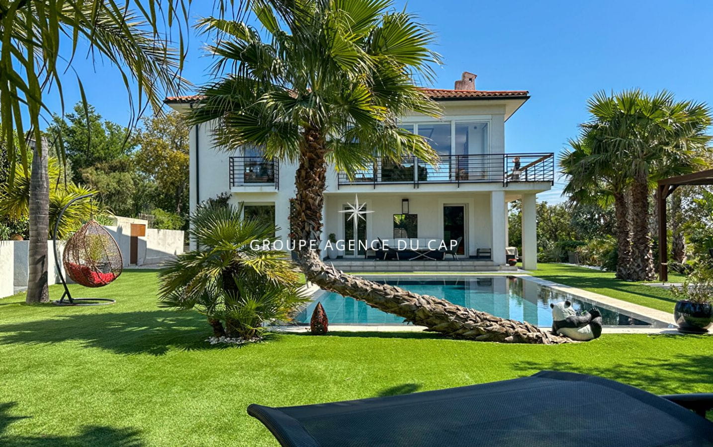 VILLA 185M² AVEC VUE MER PISCINE ET GARAGE, A SAINT AYGULF Image 14